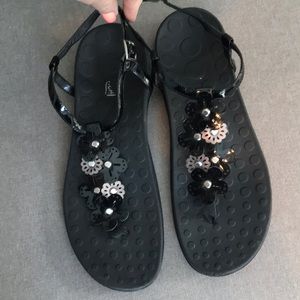 VIONIC ORTHOHEEL Black patent leather thong sandals with ankle strap size 10